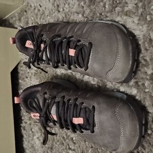 Oboz Women's Brown Hiking Shoes 7.5